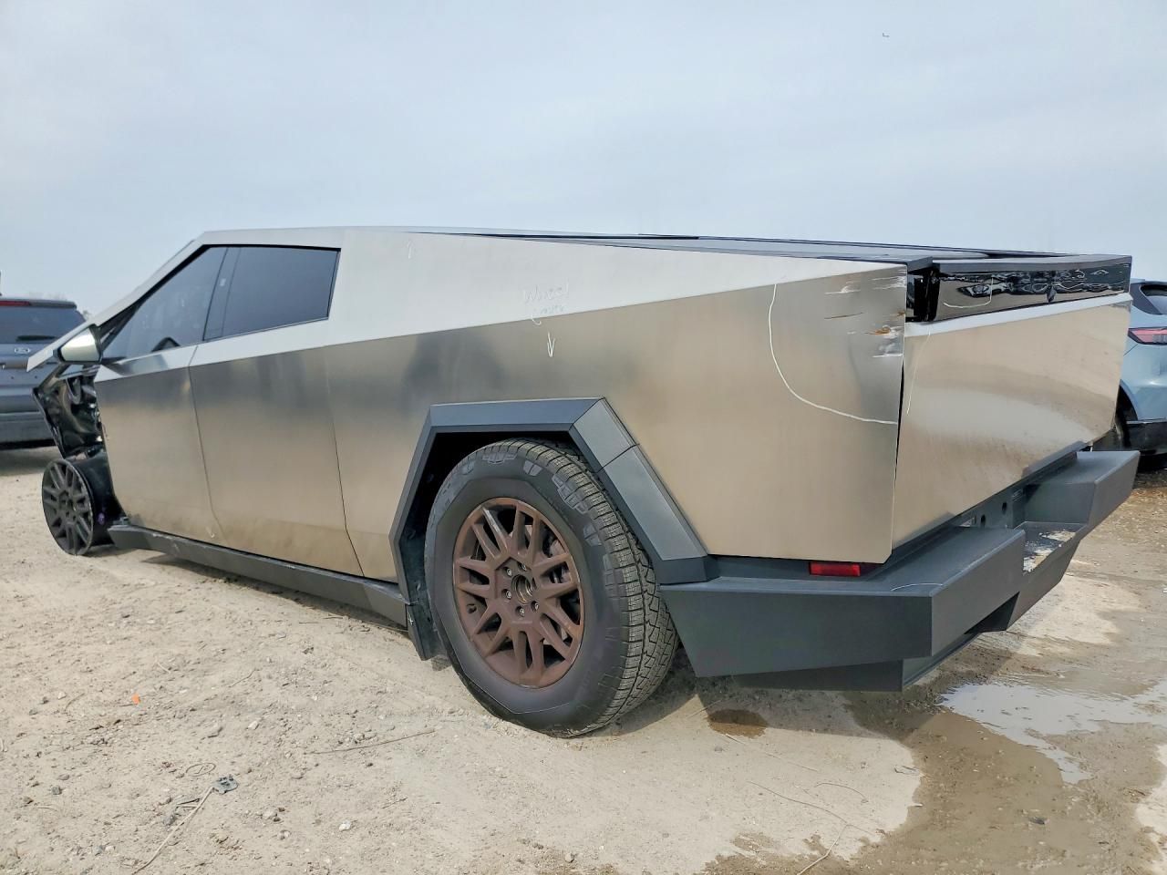 2025 Tesla Cybertruck
