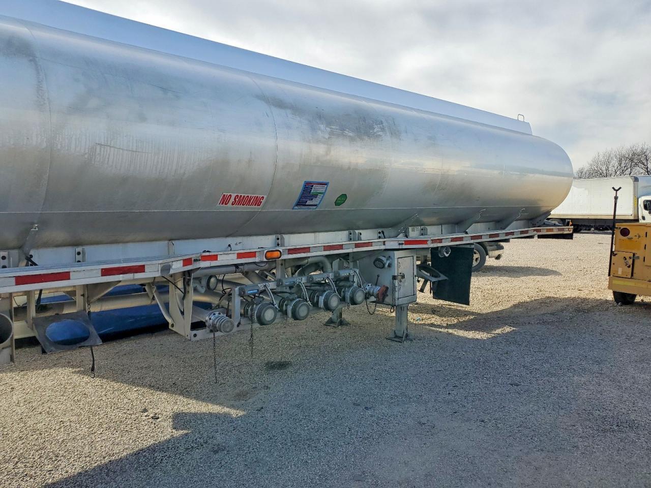1998 Heil Tank Trailer