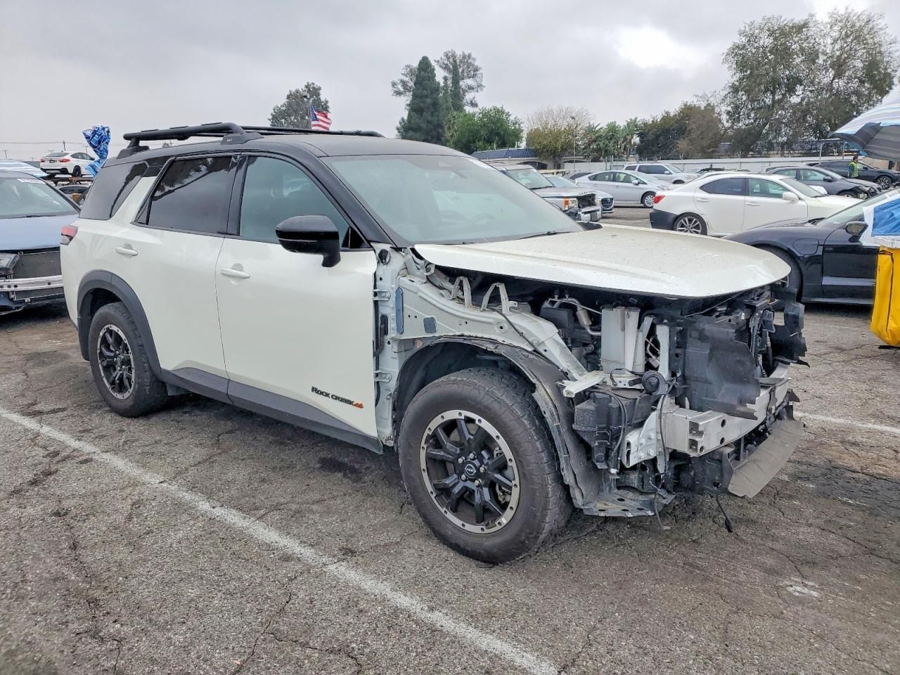 2023 Nissan Pathfinder sv