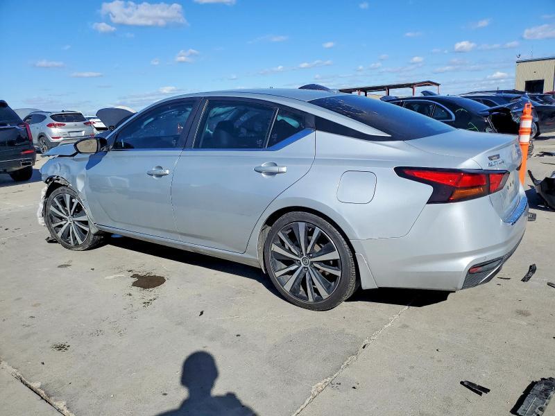 2021 Nissan Altima sr