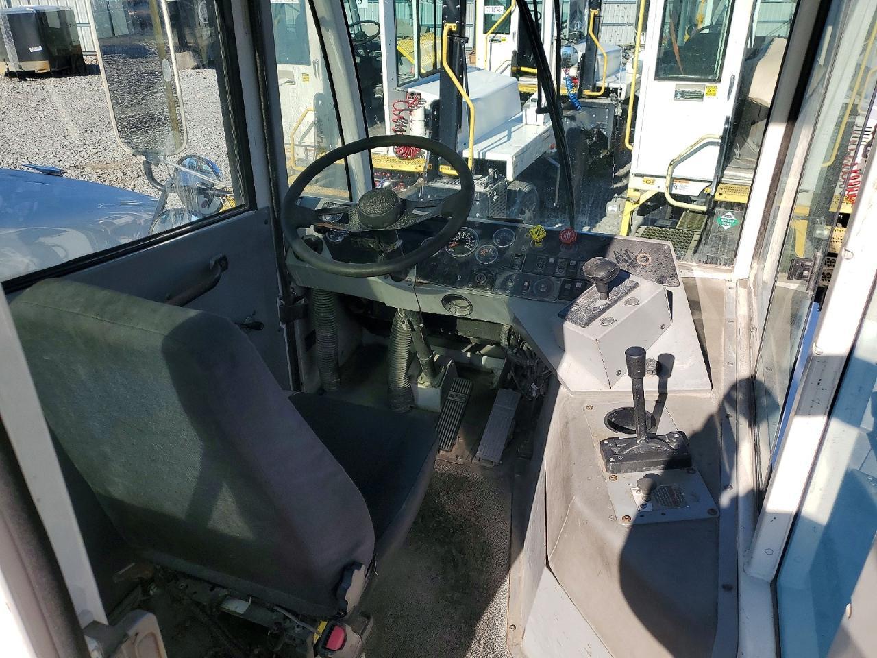 2020 Autc Xspotter O-Yard Truck