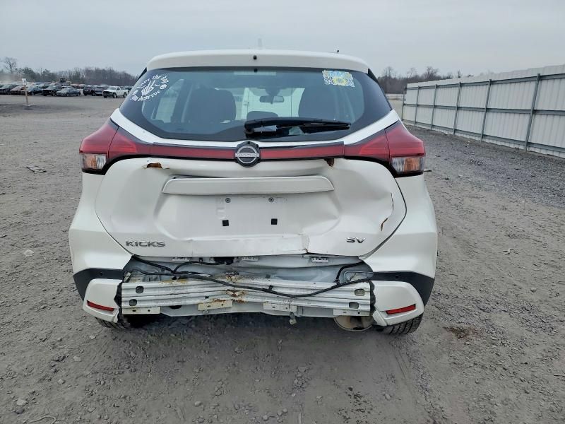 2024 Nissan Kicks sv
