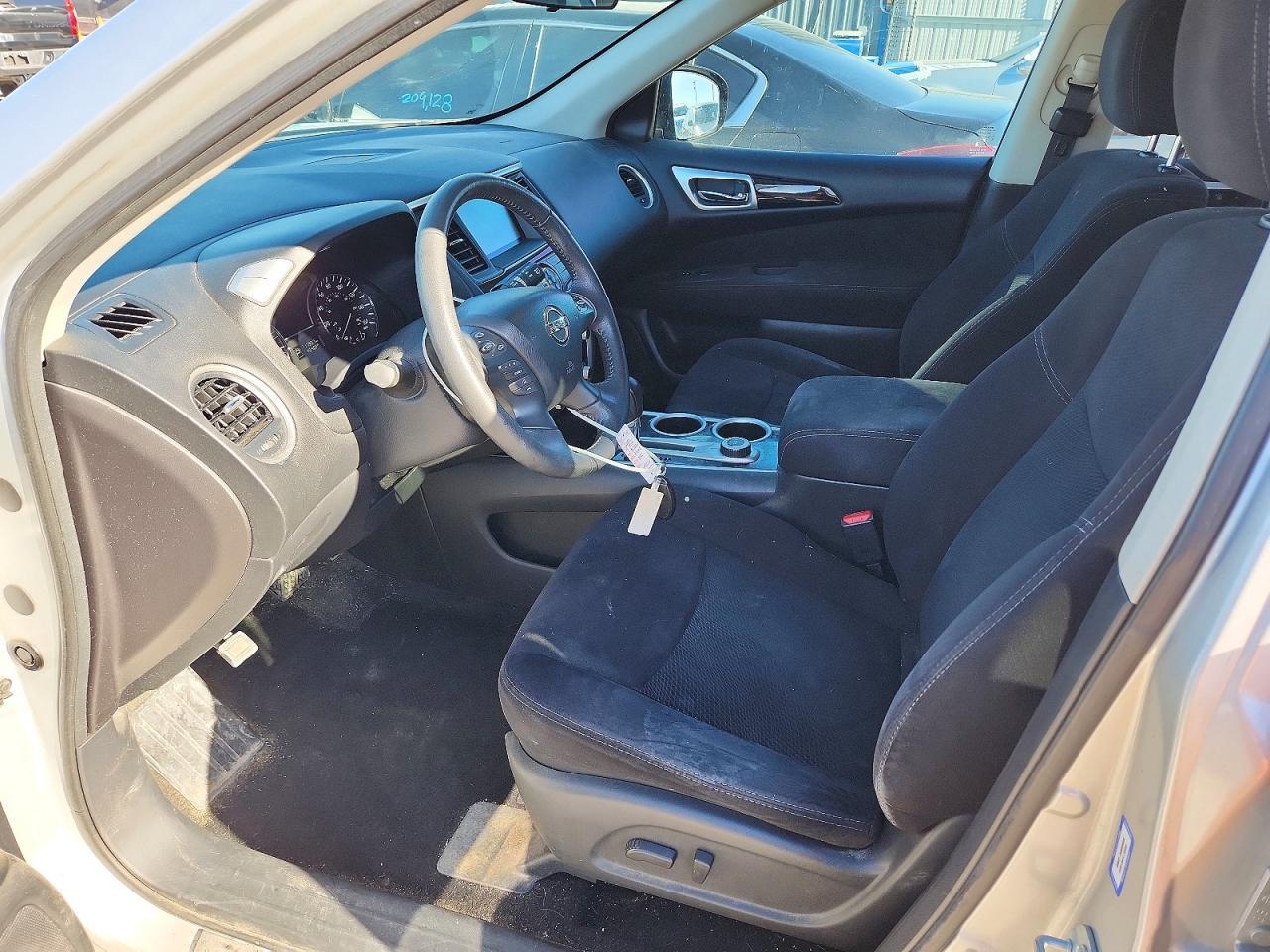 2014 Nissan Pathfinder s