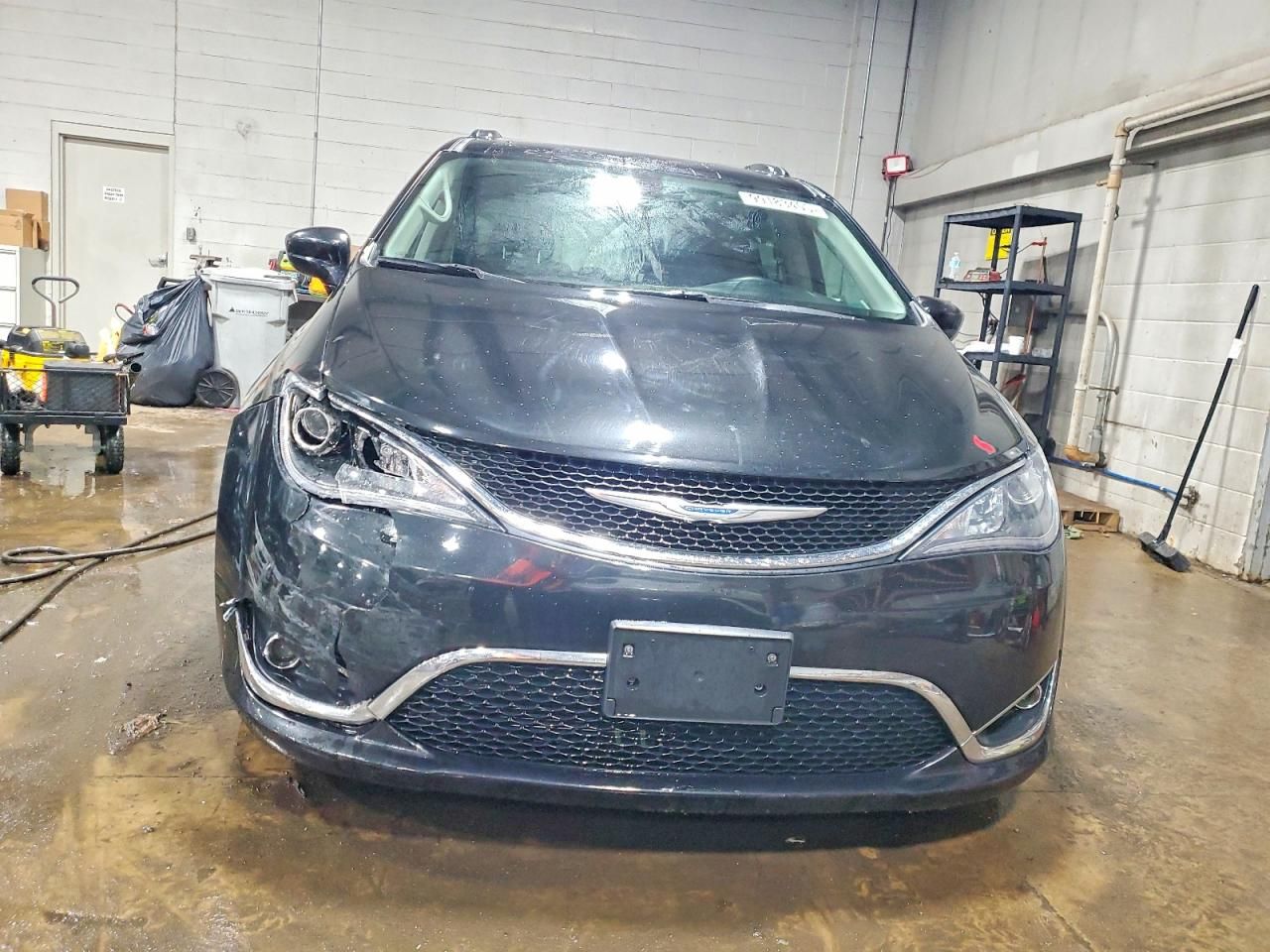2017 Chrysler Pacifica Touring l
