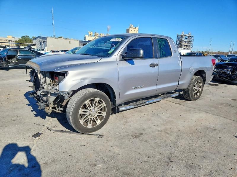 2013 Toyota Tundra Double cab SR5