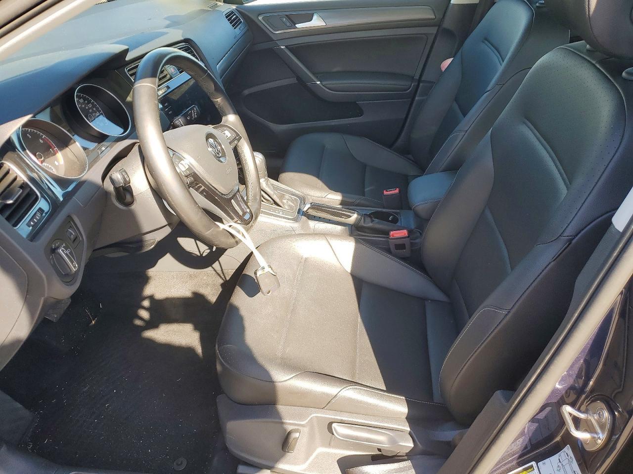 2018 Volkswagen Golf s