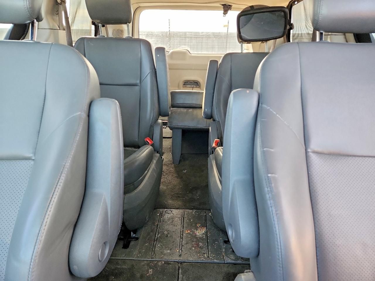 2011 Volkswagen Routan se