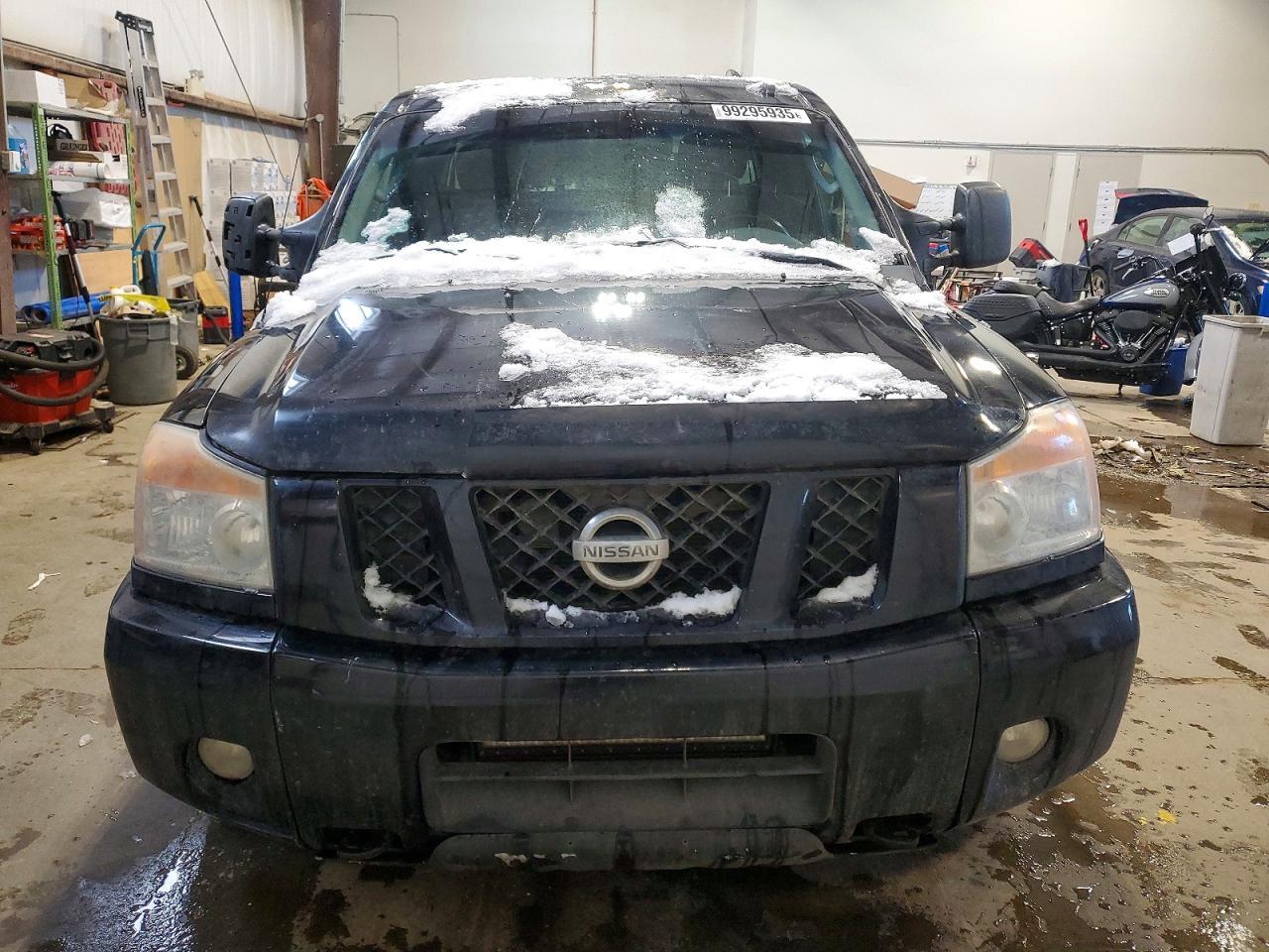 2010 Nissan Titan xe
