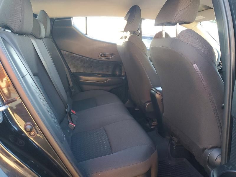 2021 Toyota C-hr xle