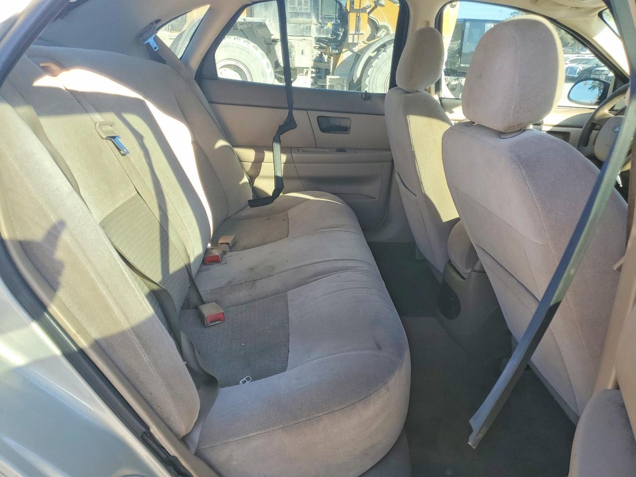 2006 Ford Taurus se