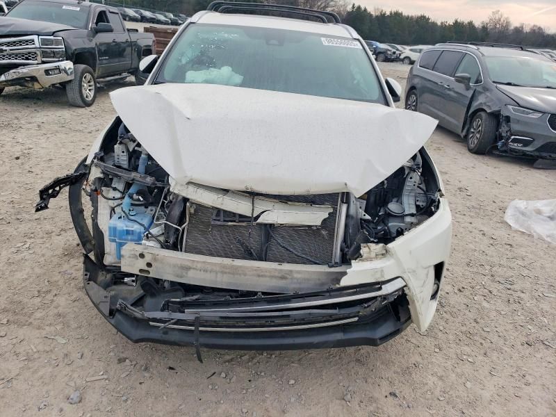 2019 Toyota Highlander se