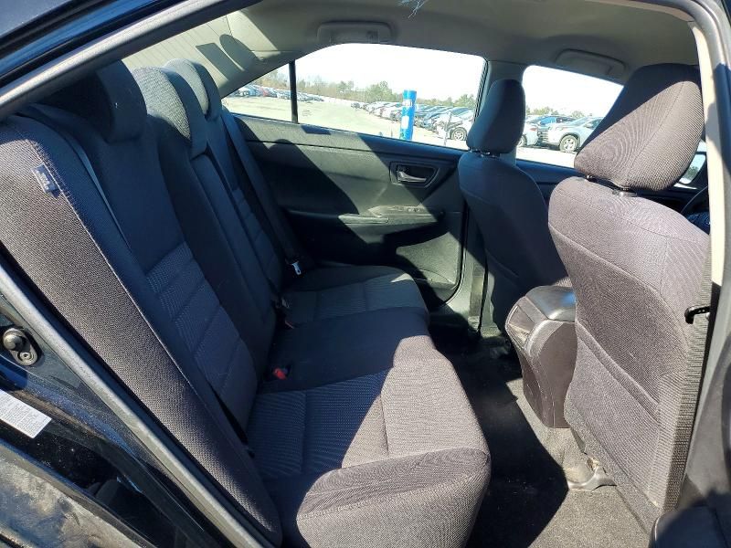 2016 Toyota Camry le