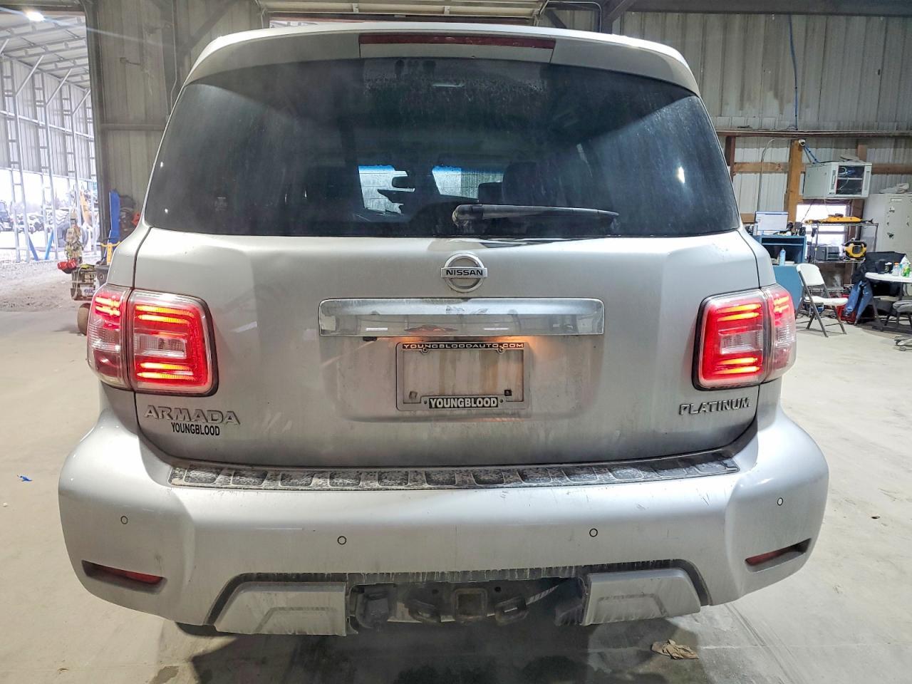 2017 Nissan Armada sv