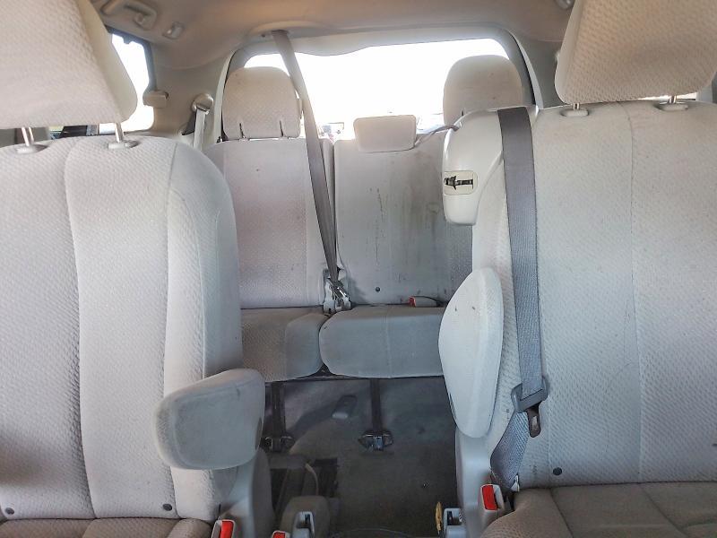 2013 Toyota Sienna xle 8-passenger