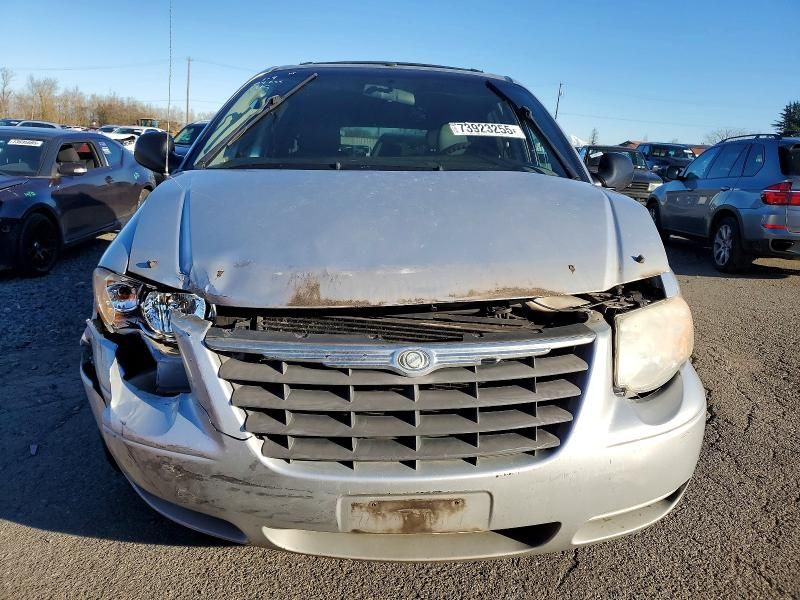 2006 Chrysler Town & Country lx