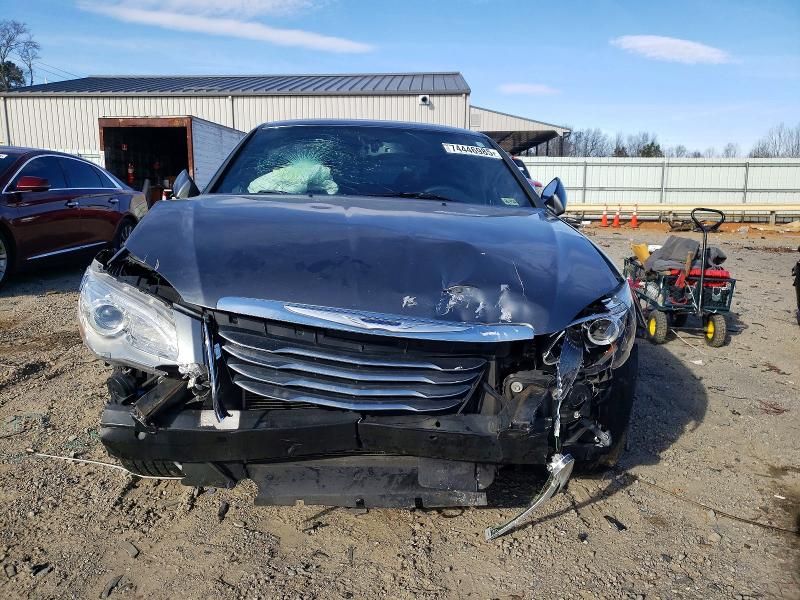 2013 Chrysler 200 Touring