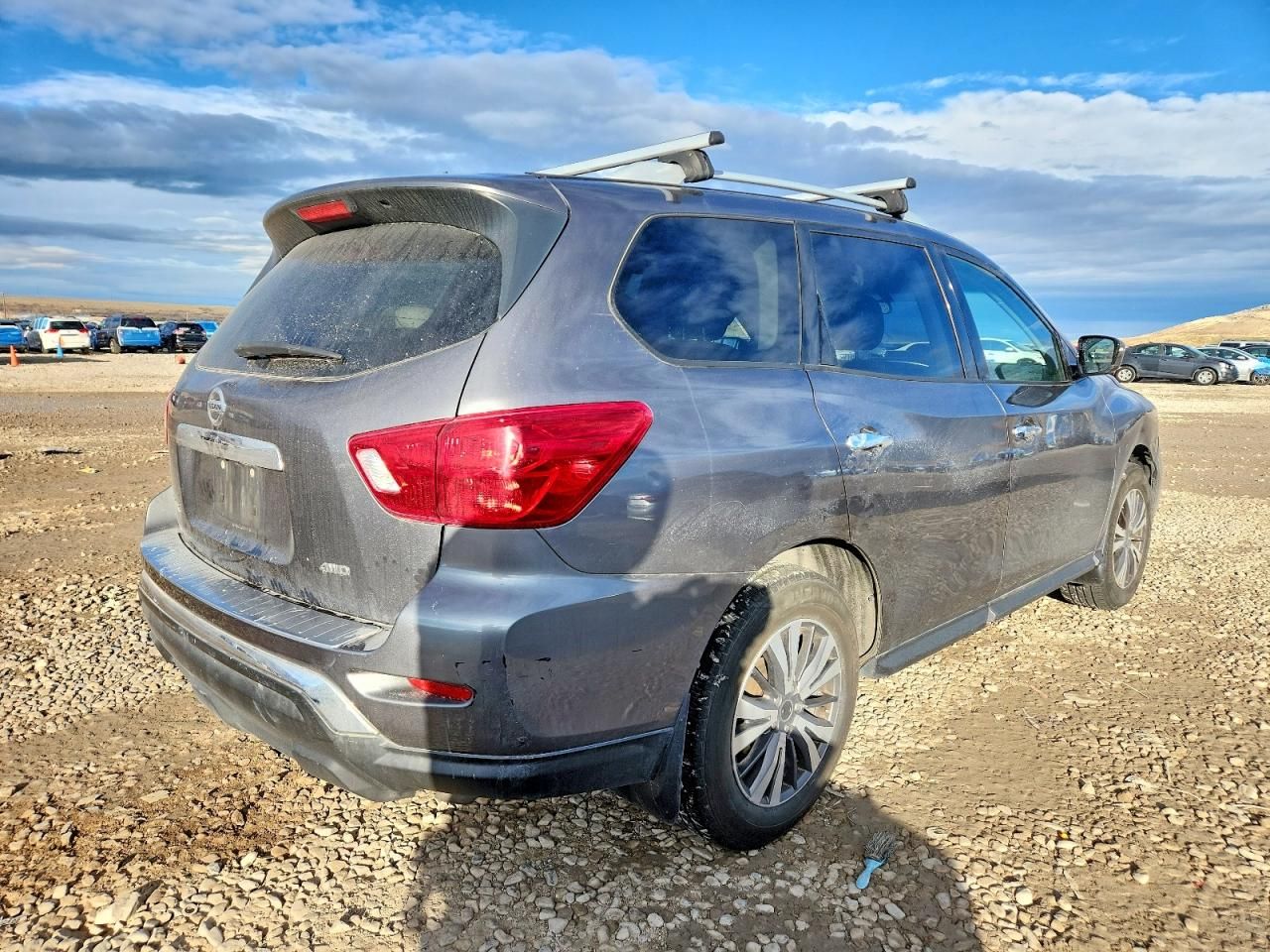 2017 Nissan Pathfinder s