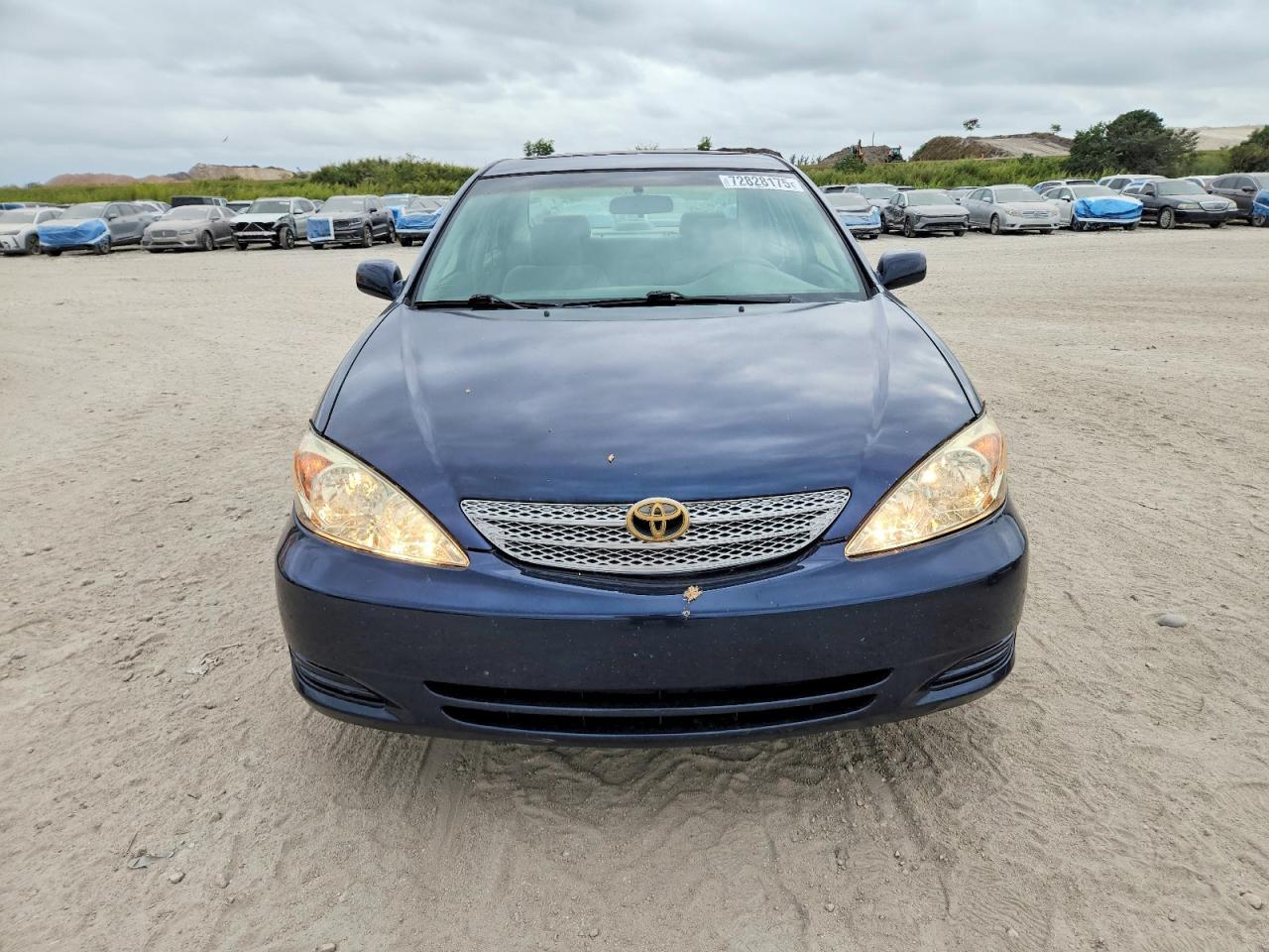 2004 Toyota Camry le