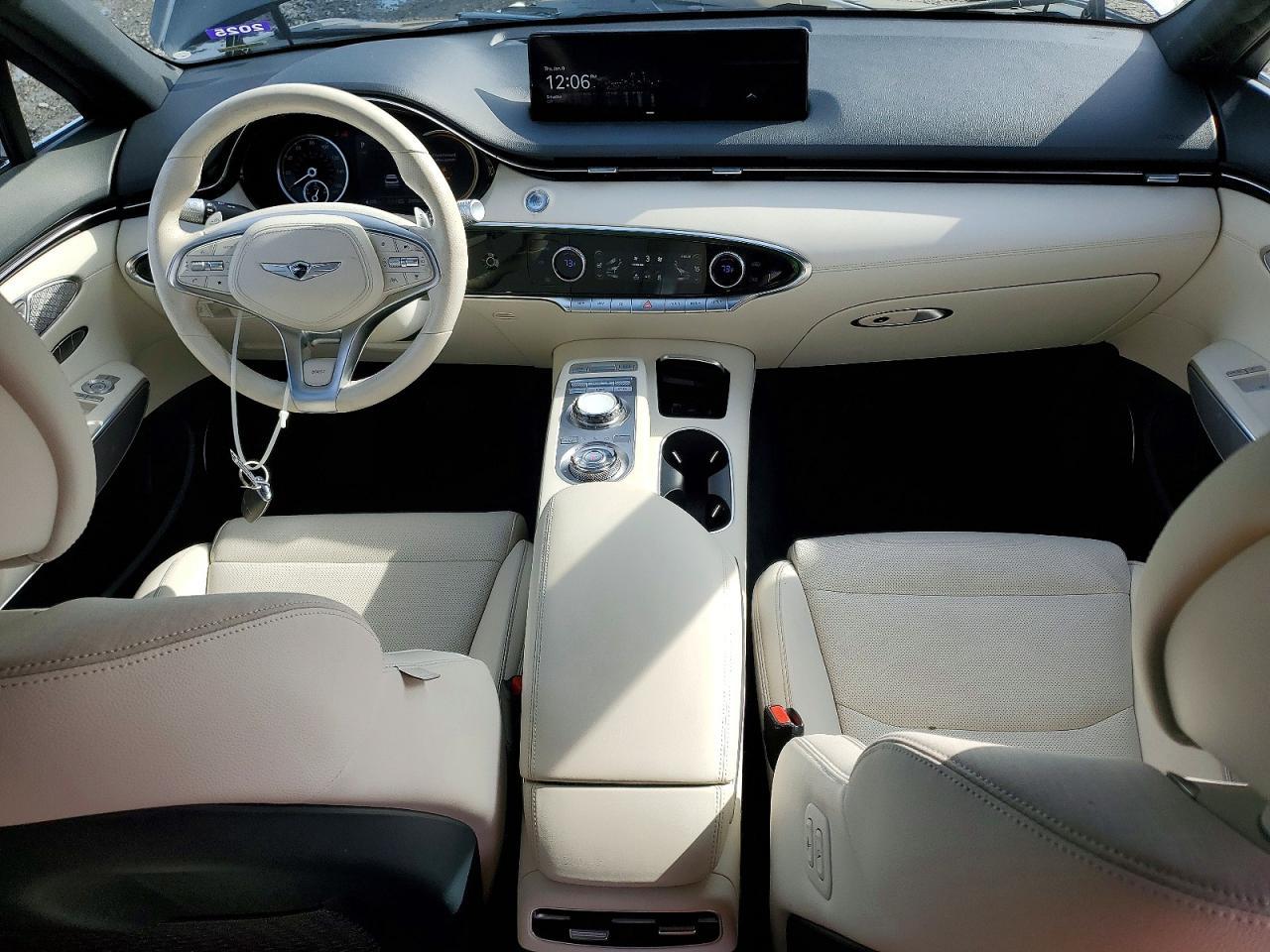 2023 Genesis Gv70 Base