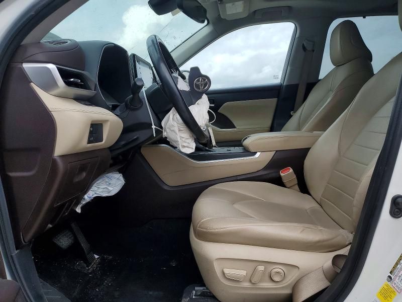 2021 Toyota Highlander xle