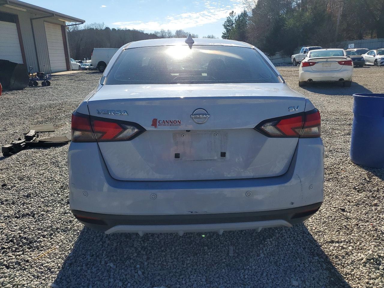 2024 Nissan Versa sv