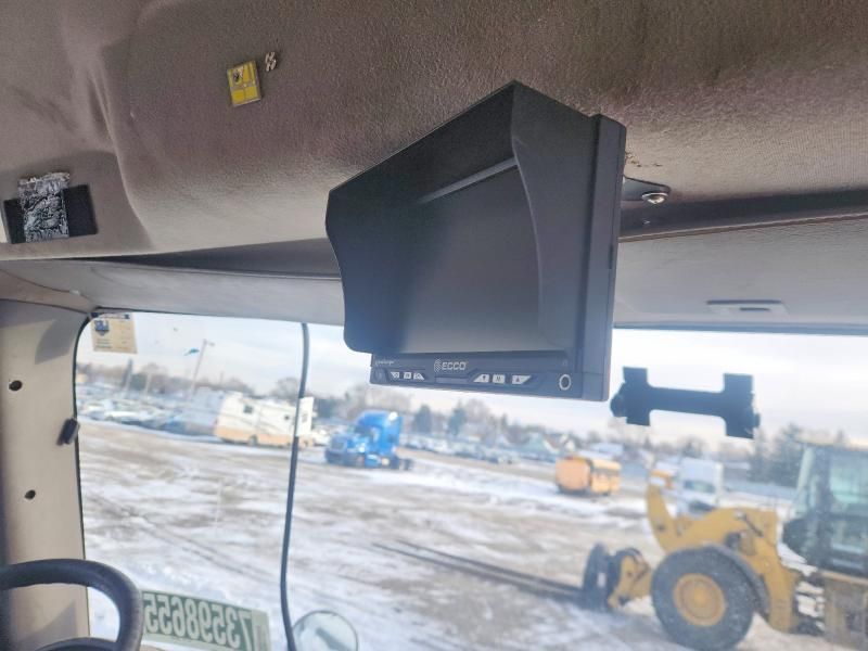 2016 Freightliner Business Class M2 BOX Truck