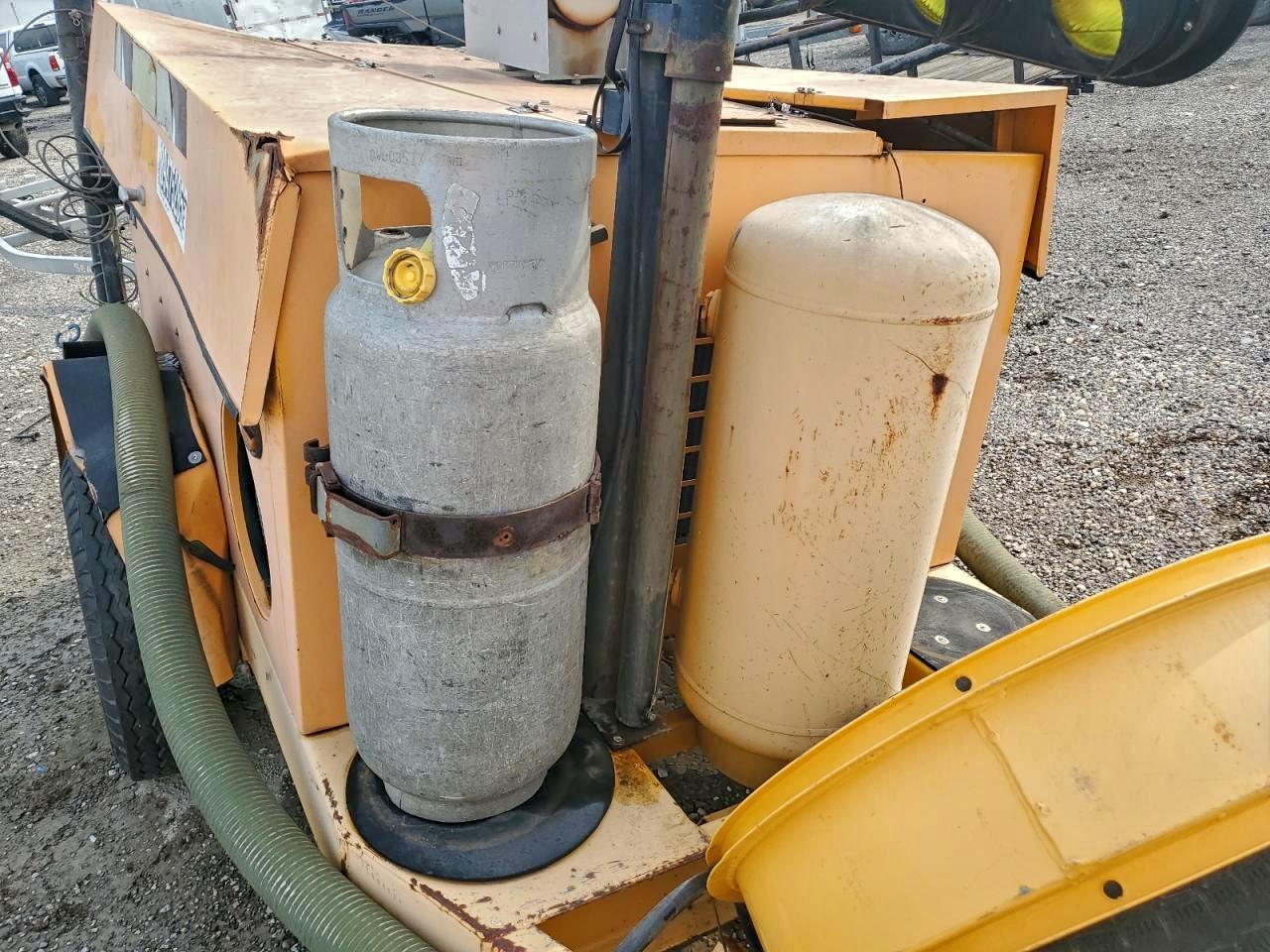 2001 Fenex 2001 Team Fenex Manhole Support Trailer