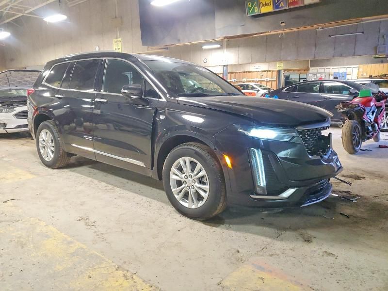 2025 Cadillac XT6 Luxury