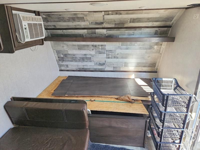 2021 Keystone 2021 Dutchman Coleman