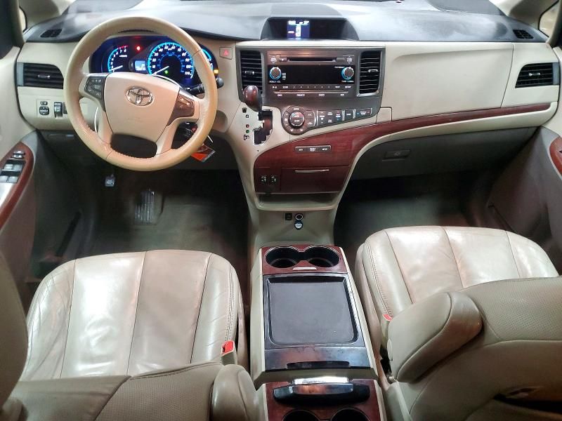 2011 Toyota Sienna xle