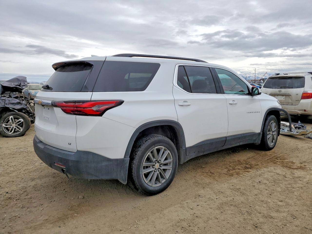 2022 Chev Traverse lt
