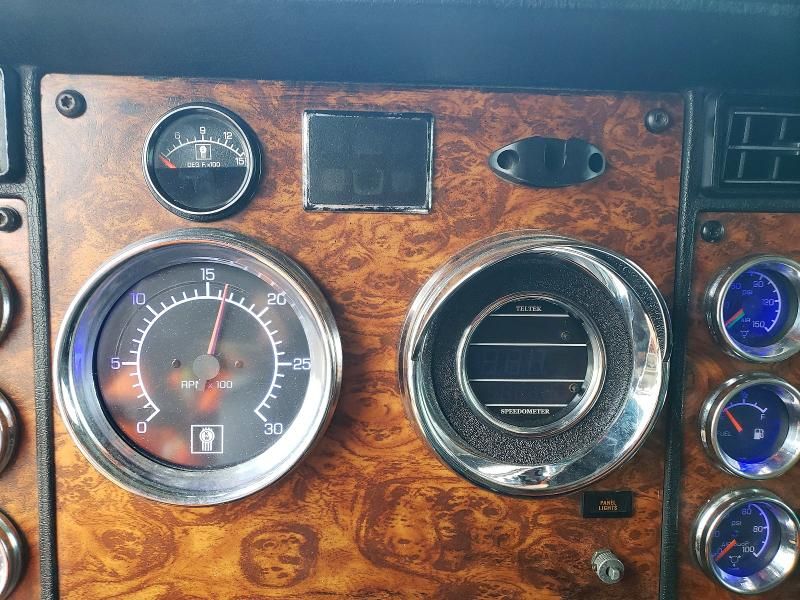 2000 Kenworth W900 Semi Truck