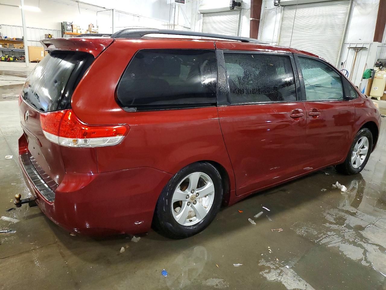2012 Toyota Sienna le