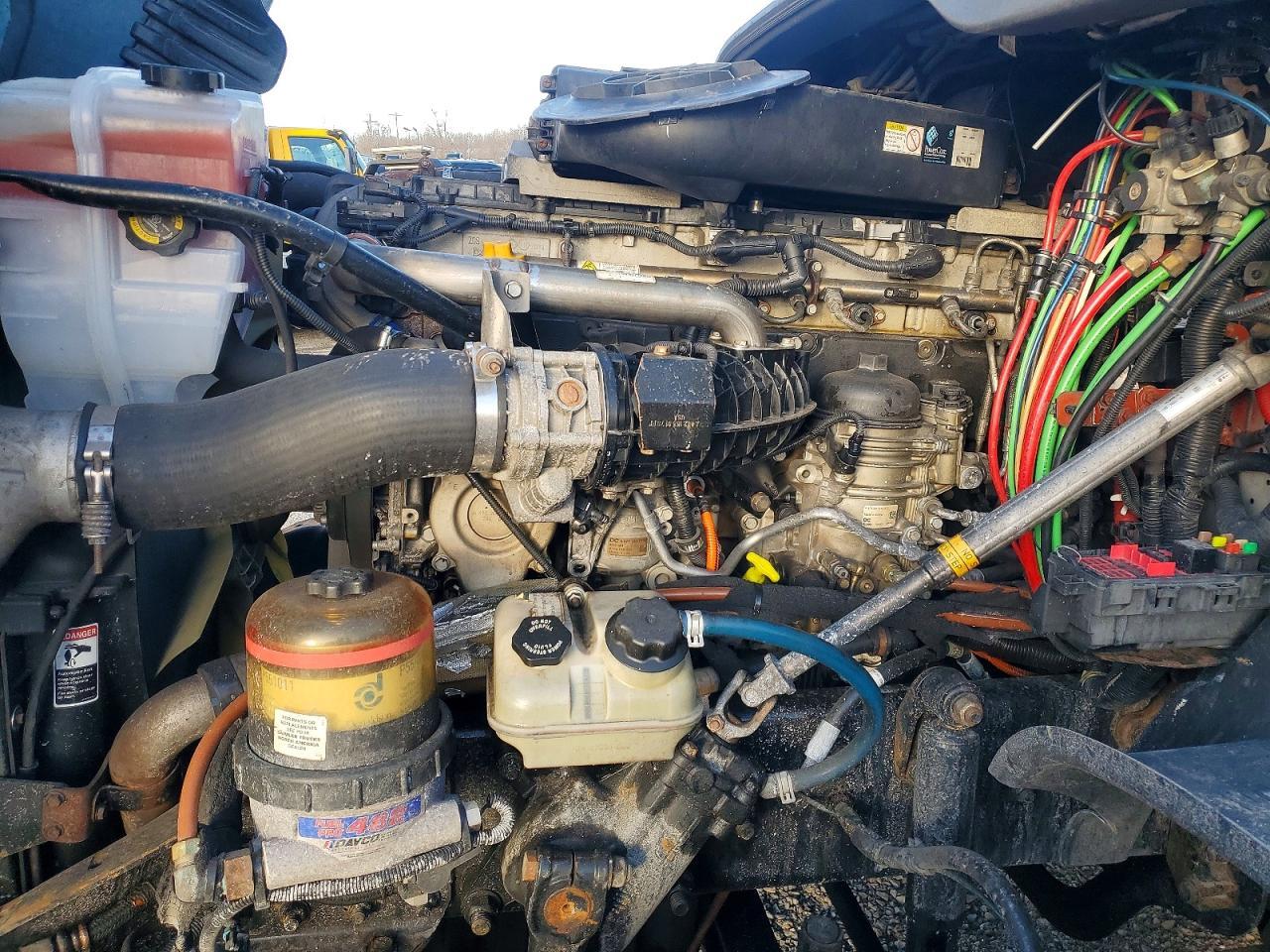 2016 Freightliner Cascadia 126 Semi Truck