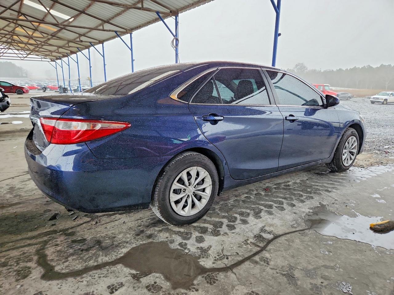 2016 Toyota Camry le