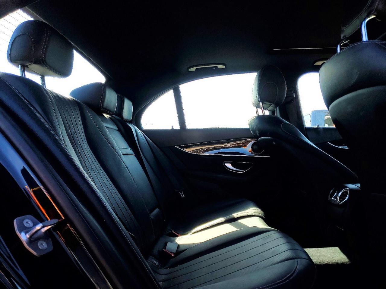 2017 Mercedes-Benz E 300