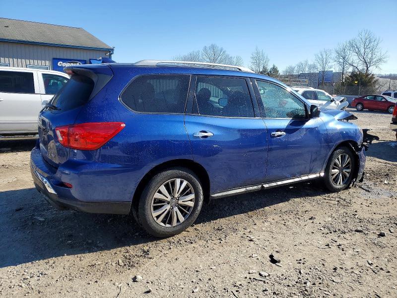 2020 Nissan Pathfinder sv