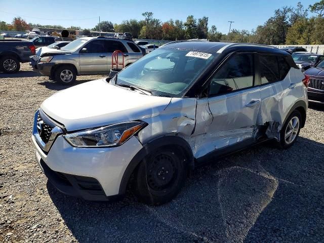 2019 Nissan Kicks s