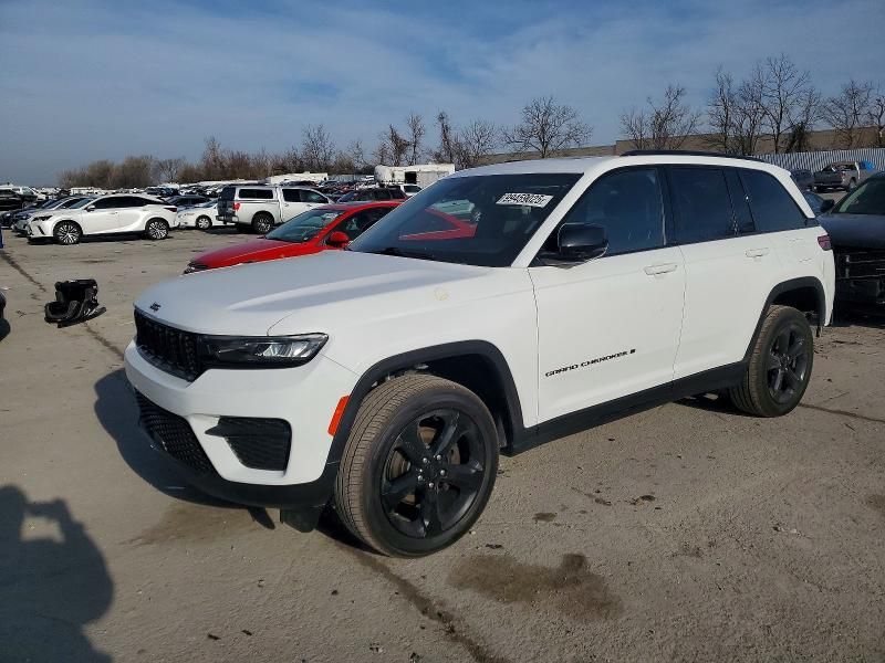 2022 Jeep Grand Cherokee Laredo