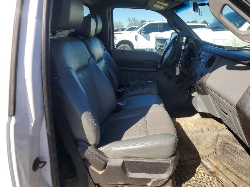 2016 Ford F350 Super Duty Flatbed Truck