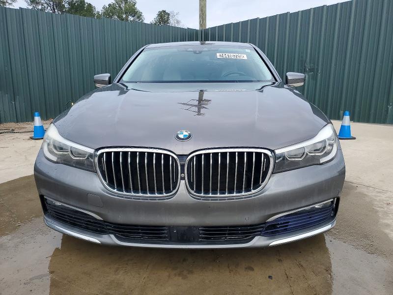 2016 BMW 740 i