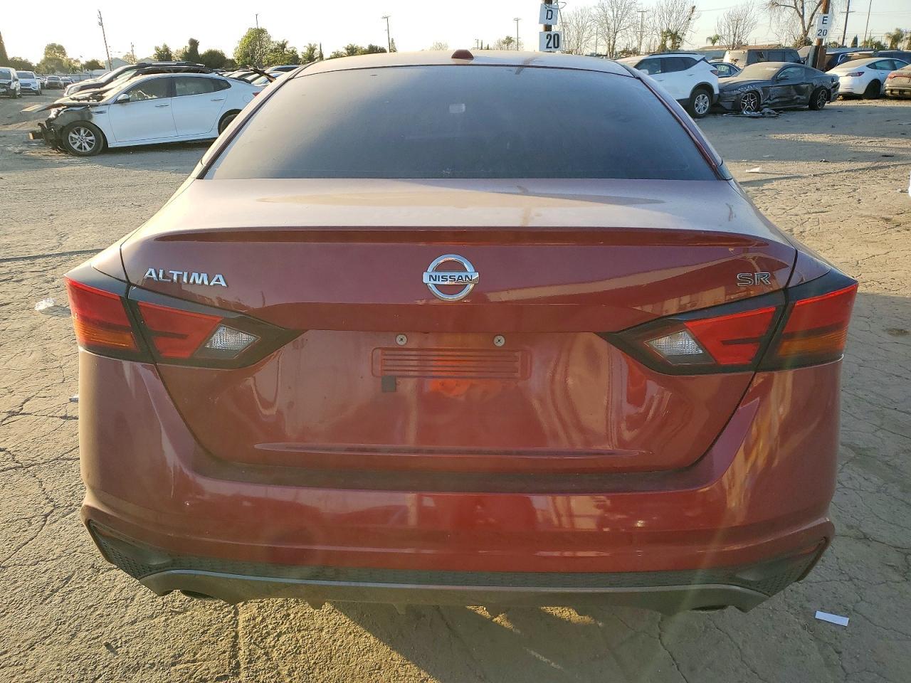 2022 Niss Altima 2.5 sr