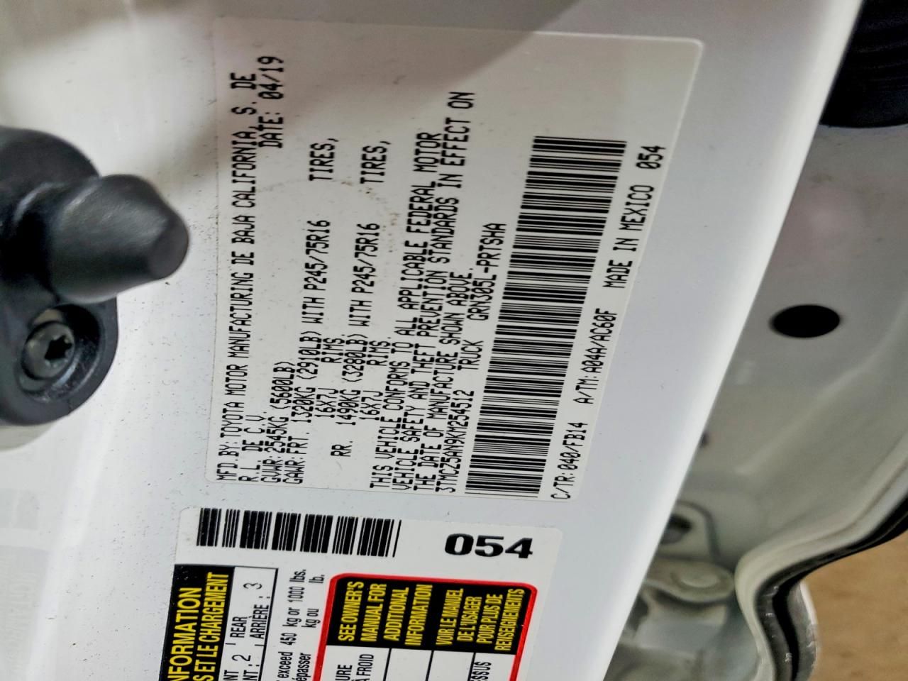 2019 Toyota Tacoma sr V6