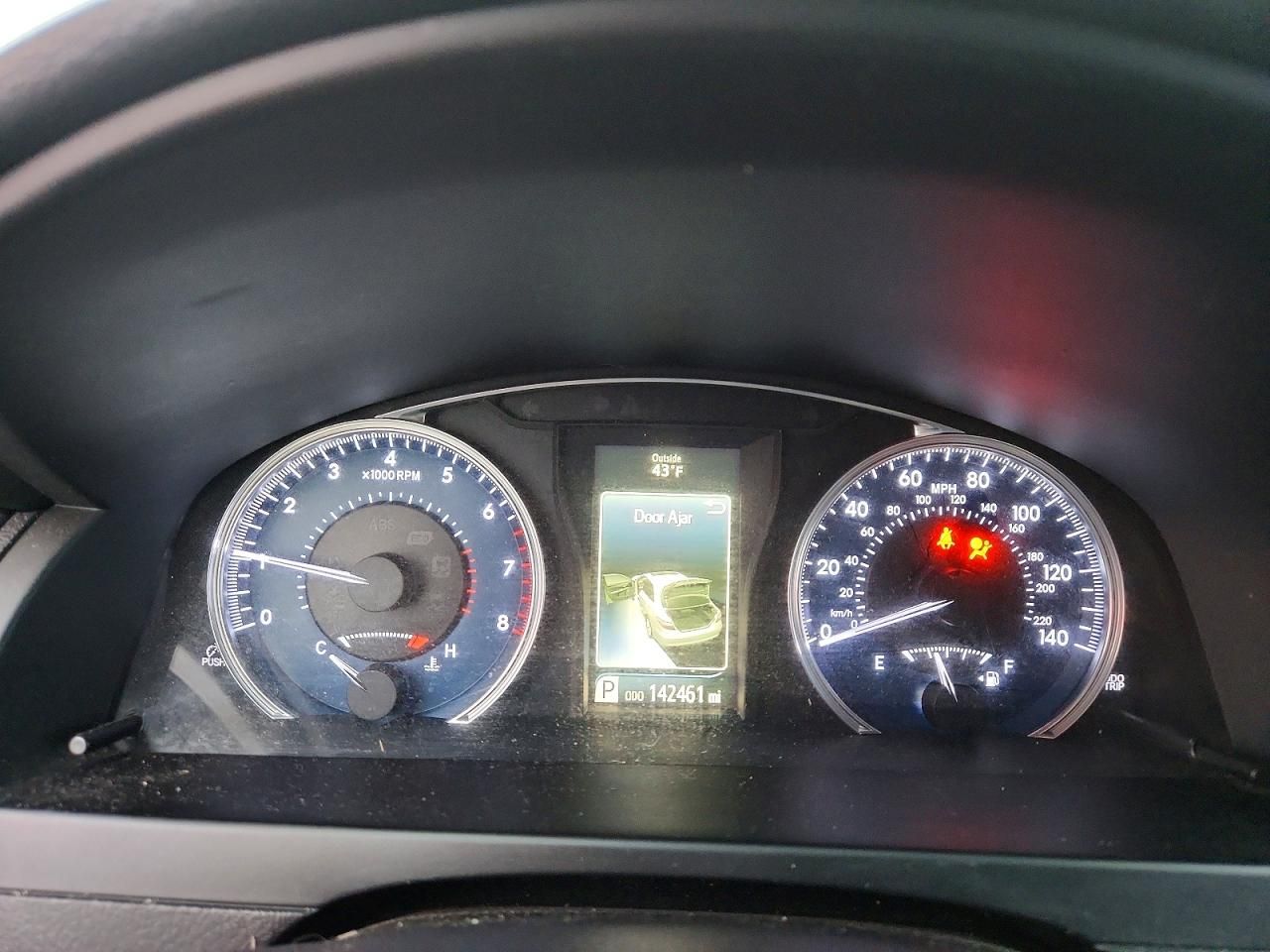 2016 Toyota Camry le