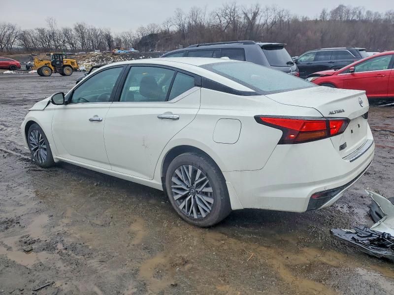 2023 Nissan Altima sv