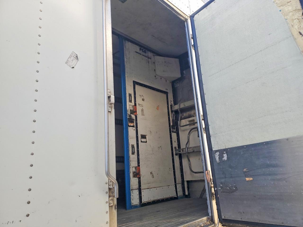 2014 Utility VS2RA Refrigerated Van Trailer