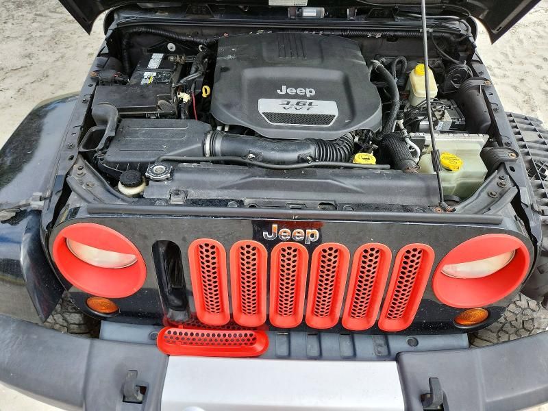 2013 Jeep Wrangler Unlimited Sahara