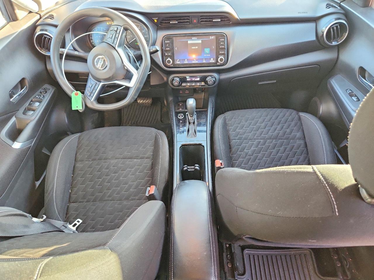 2021 Nissan Kicks sv