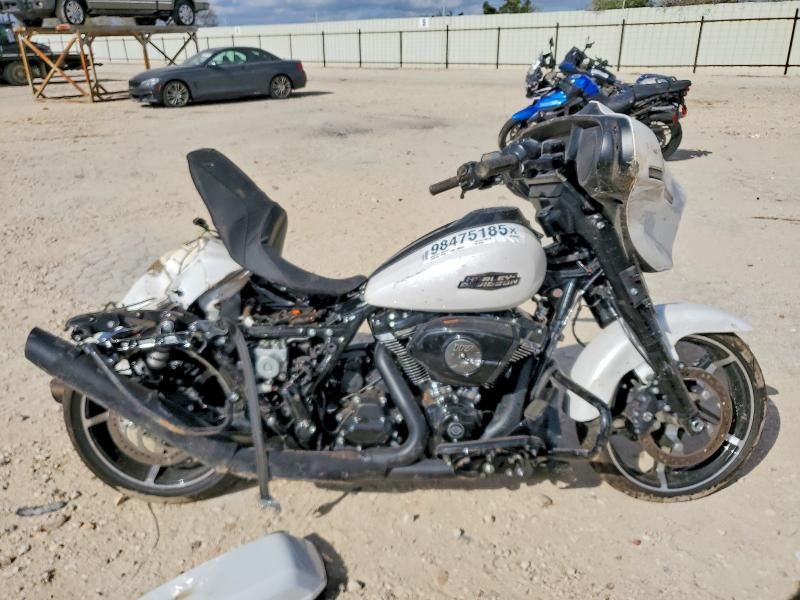 2025 Harley-Davidson Flhx