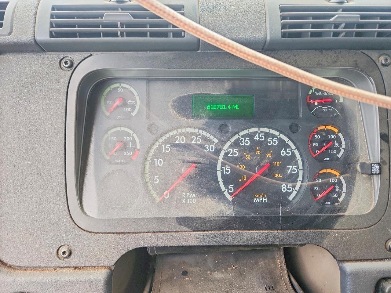 2018 Freightliner Cascadia 125 Semi Truck